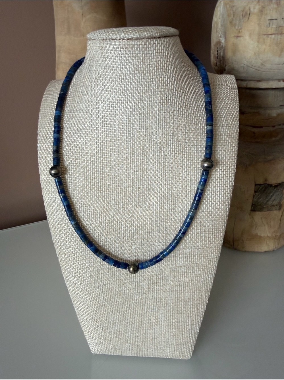Hand-Strung Blue Lapis and Navajo Pearl Necklace. - Picture 2 of 4